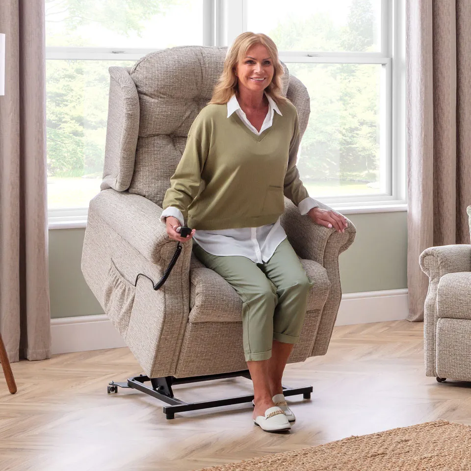 The Cloud Zero lift and tilt design offers next-level comfort shaped around the needs of every individual.

Highly versatile and capable of offering almost infinite seating positions, this advanced rise and recliner helps users achieve greater tilt for ultimate relaxation. Effortlessly transition from sitting to standing with the chair's smooth operation helping to return users safely to standing with ease.
