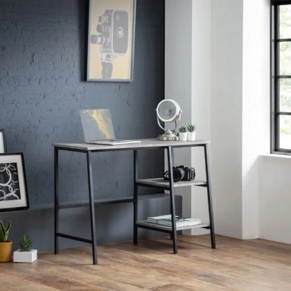 Ari Desk