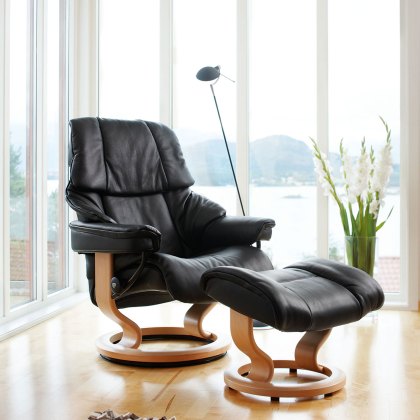 Stressless Reno Chair in Leather, Classic Base with Footstool Stressless Reno Chair in Leather, Classic Base with Footstool