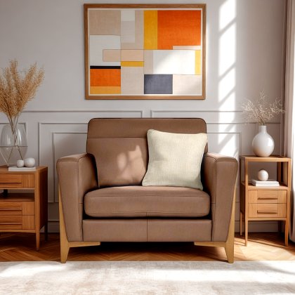 Ercol Marinello Snuggler in Leather