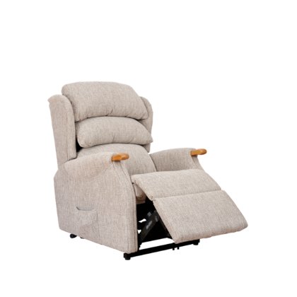 Celebrity Westbury Petite Recliner in Leather Celebrity Westbury Petite Recliner in Leather
