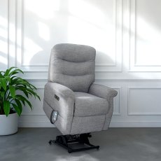 Celebrity Hollingwell Grande Riser Recliner in Performance Plus Celebrity Hollingwell Grande Riser Recliner in Performance Plus