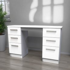 Knightsbridge Kneehole Knightsbridge Kneehole