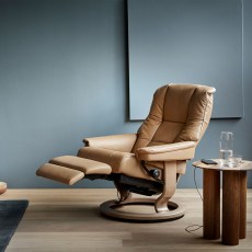 Stressless Mayfair Power Recliner in Leather Stressless Mayfair Power Recliner in Leather