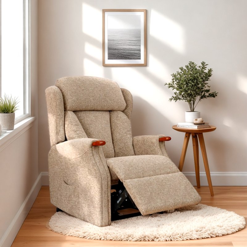 Celebrity Celebrity Canterbury Grande Recliner in Aquaclean