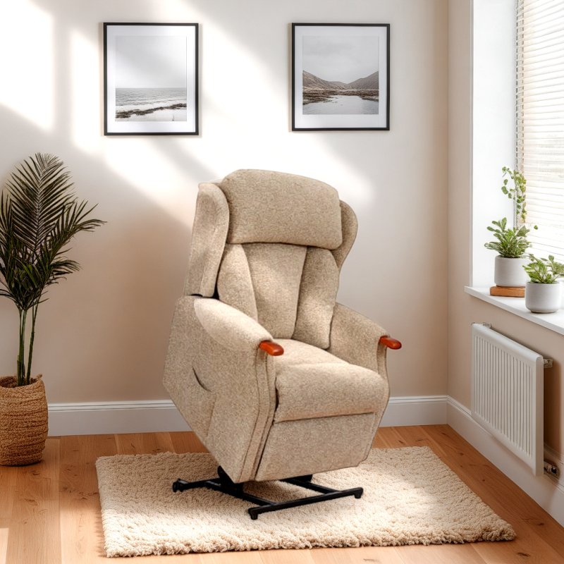Celebrity Celebrity Canterbury Grande Riser Recliner in Aquaclean