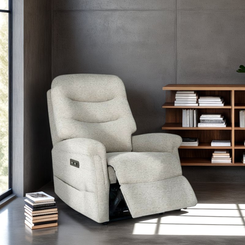 Celebrity Celebrity Hollingwell Petite Recliner in Aquaclean