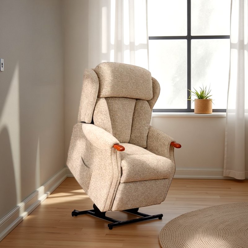 Celebrity Celebrity Canterbury Grande Riser Recliner in Performance Plus
