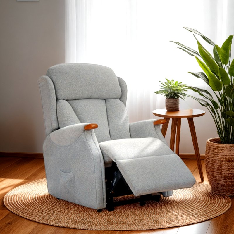 Celebrity Celebrity Canterbury Standard Recliner in Performance Plus