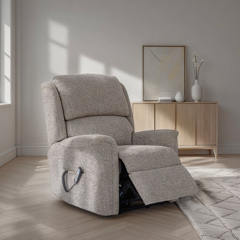 Celebrity Farndon Grande Single Motor Recliner With HeadRest and Lumbar