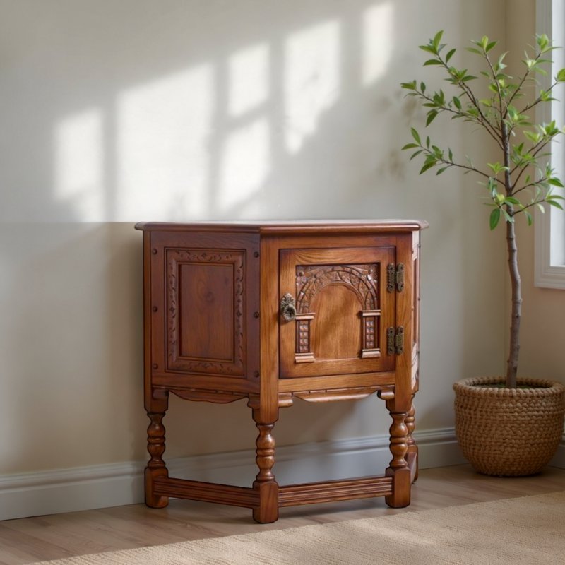 Old Charm Old Charm Canted Table