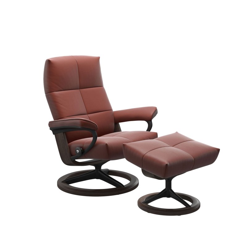 Stressless David Chair in Leather, Signature Base with Footstool