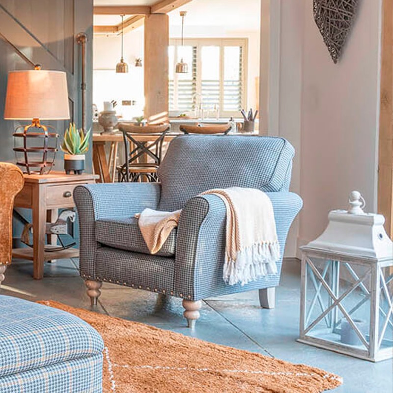 Alstons Upholstery Cleveland Snuggler
