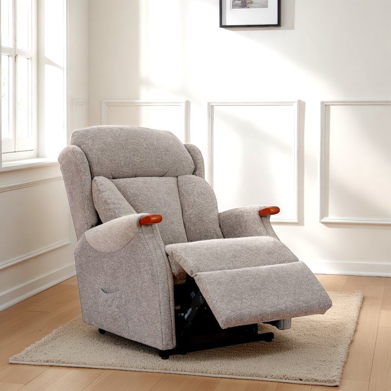 Celebrity Celebrity Canterbury Petite Recliner in Fabric